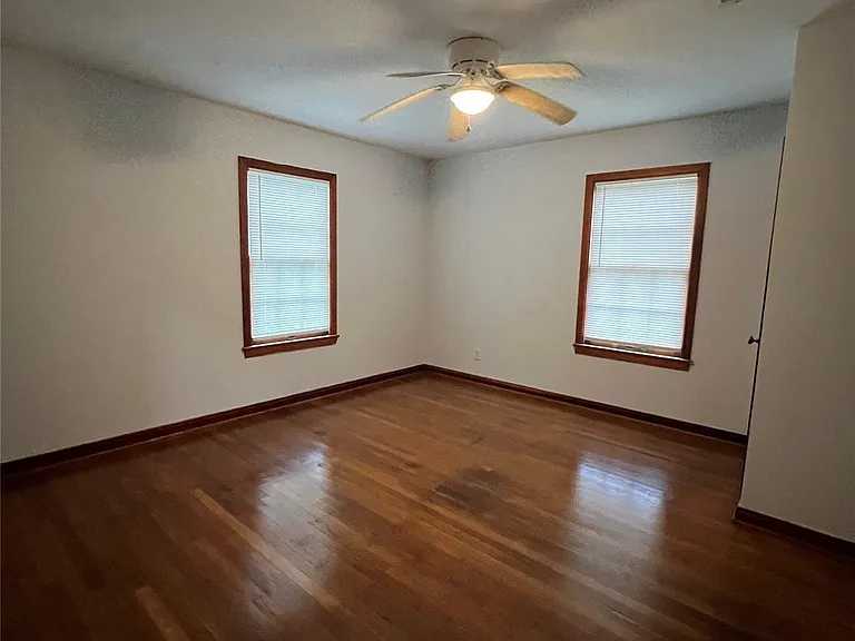 4711 Avenue R 1/2 — Photo 22