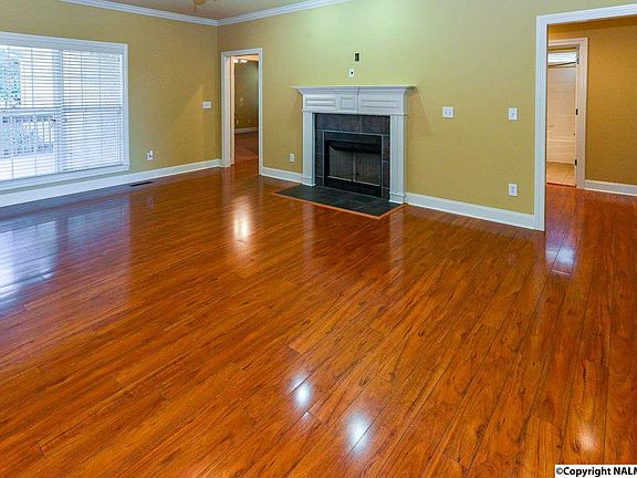 5th image of 212 Bishop Farm Way
