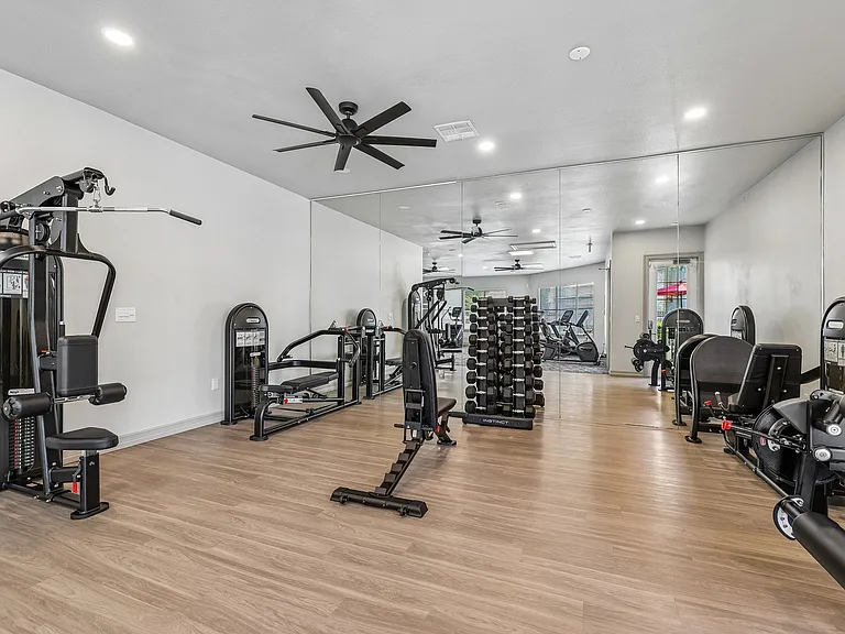 Regency Dell Ranch Apartments — Photo 42