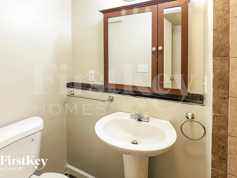 4800 N Wallace Ave — Photo 17