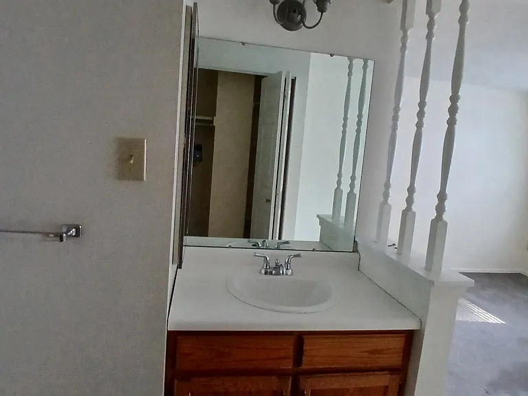 Extra vanity in master BR.