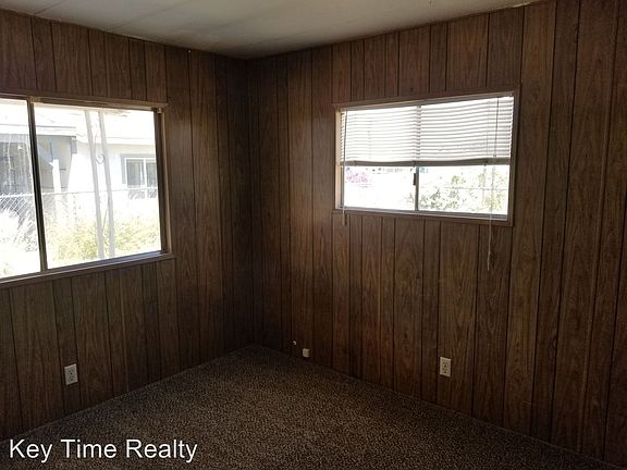 5th image of 895 Holly St