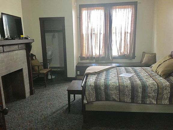 2nd image of 307 Jefferson Ave