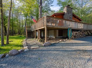 85 N Shore Dr, Gouldsboro, PA 18424
