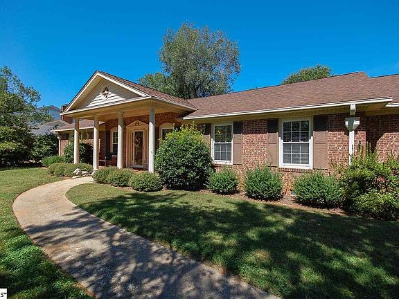 3rd image of 117 Seabury Dr