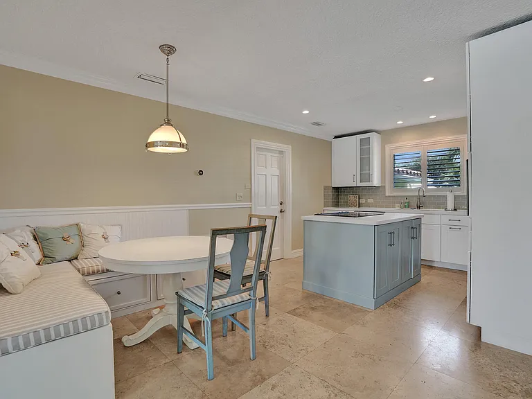 248 Codrington Dr — Photo 20