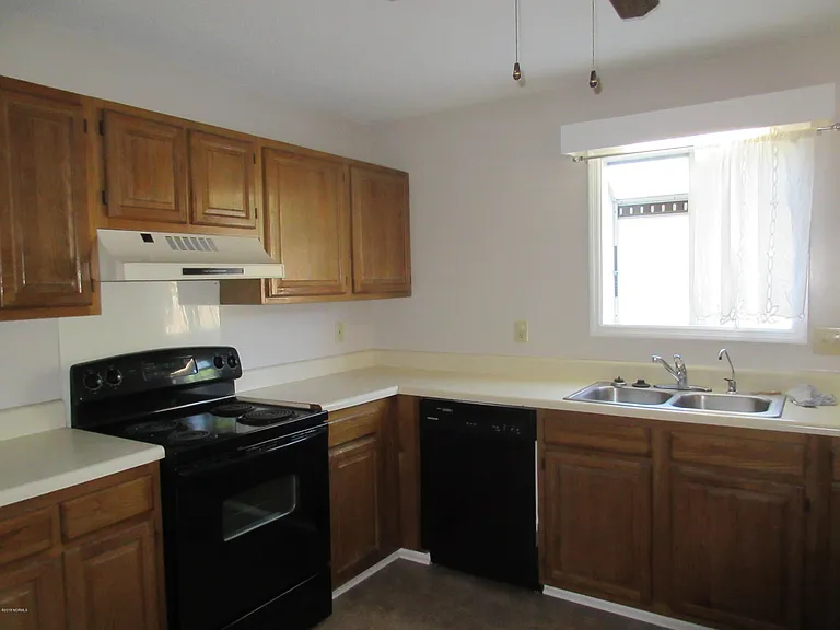 102 Persimmon Ct — Photo 5