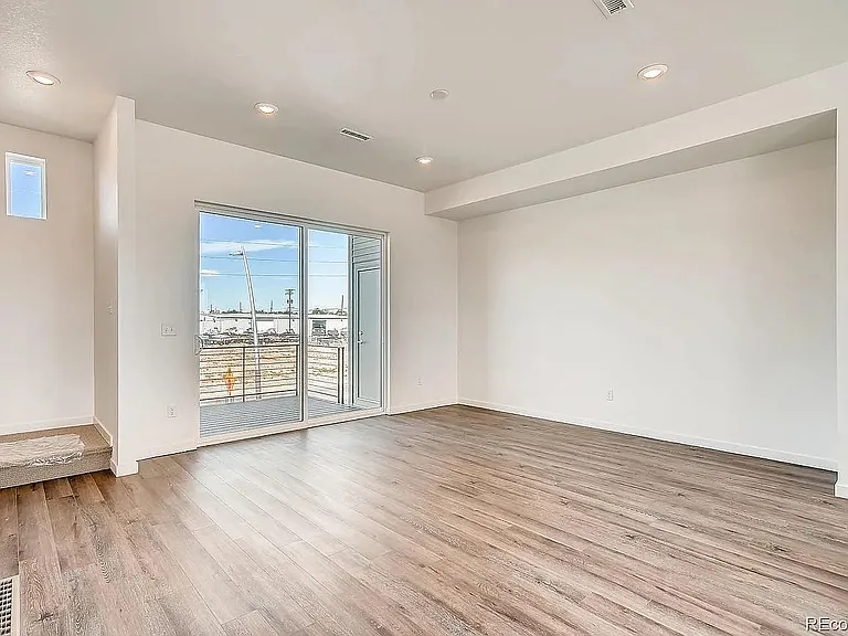 6770 Raritan Dr — Photo 15
