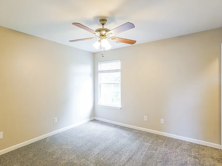 209 Briarcotes Cir — Photo 13