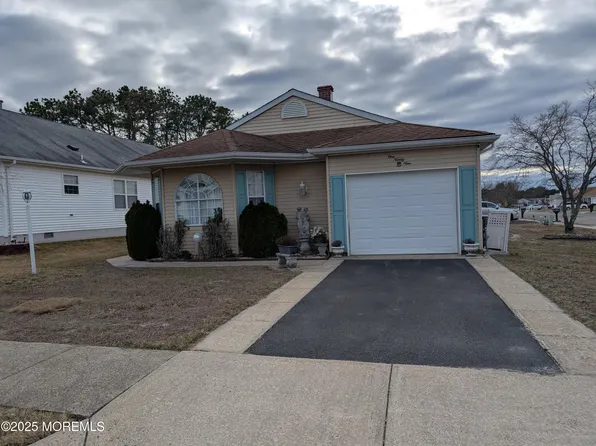 199 Canterbury Ln, Toms River, NJ 08757