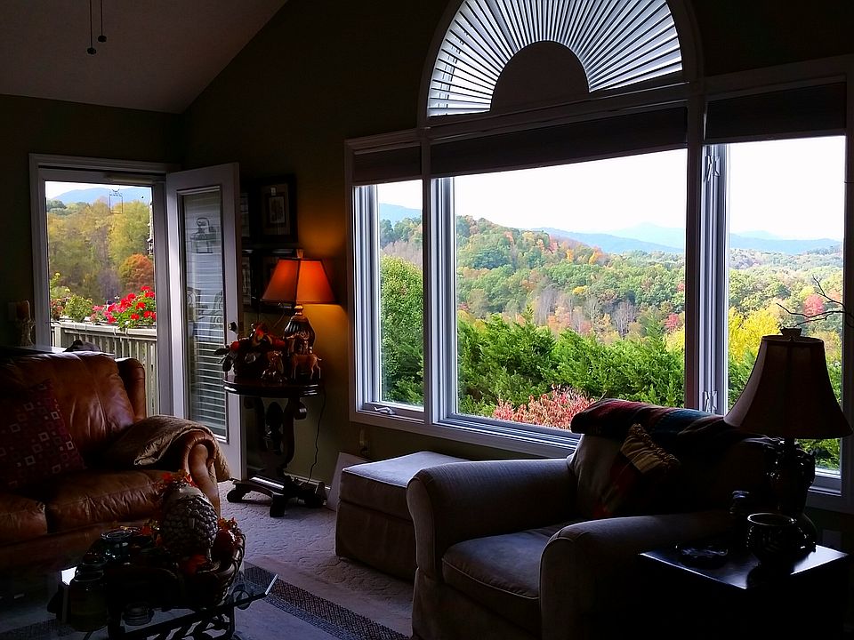 Family Room to West Deck