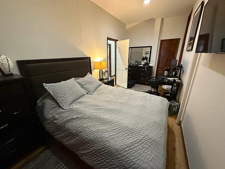 265 W 19th St #2E — Photo 10