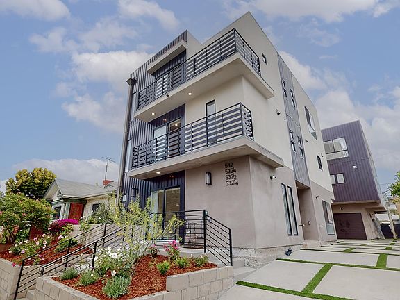 3rd image of 532 N Wilton Pl