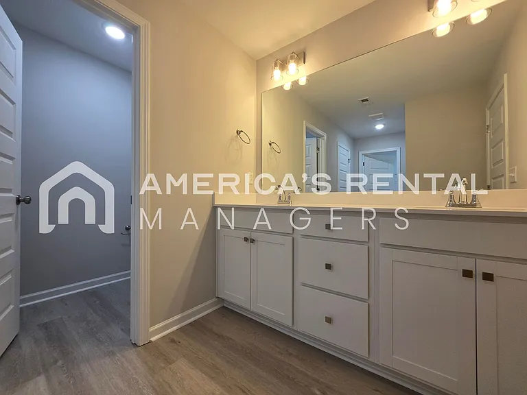 10312 Squires Way — Photo 38