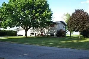 604 N Church St photo 1