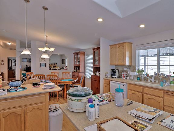 3rd image of 463 Mill Pond Dr