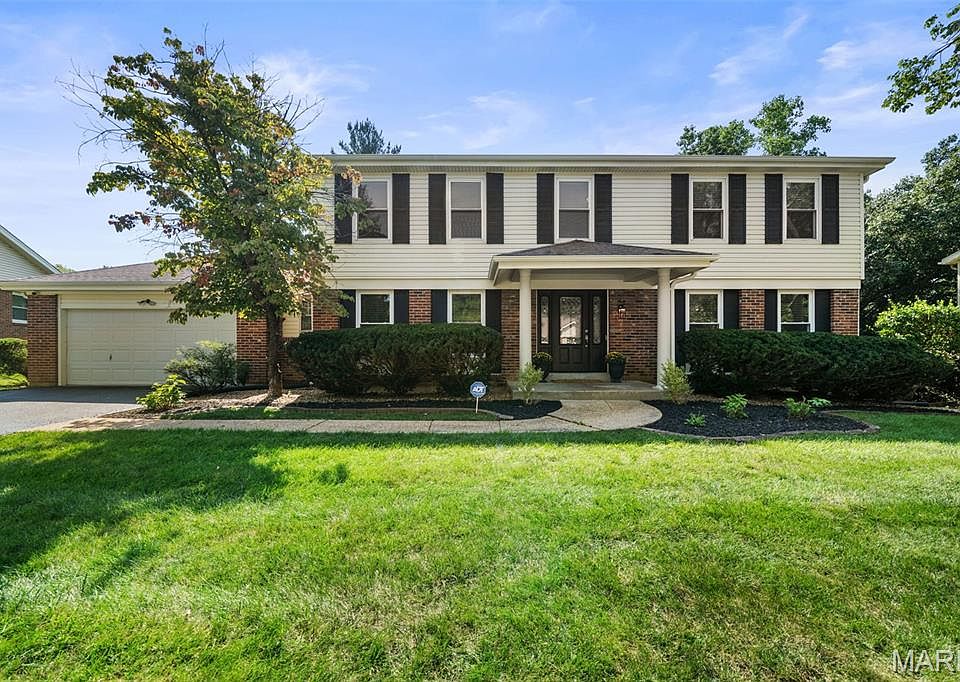 1st image of 268 Kinderhook Dr