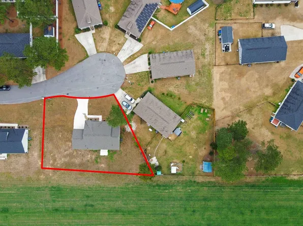 404 S Eastwood Dr, Benson, NC 27504