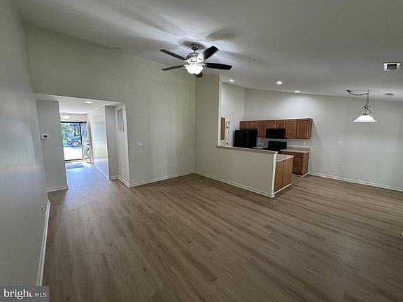 4th image of 32628 Seaview Loop