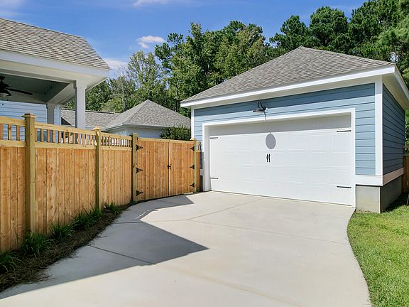 5th image of 1718 Sparkleberry Ln