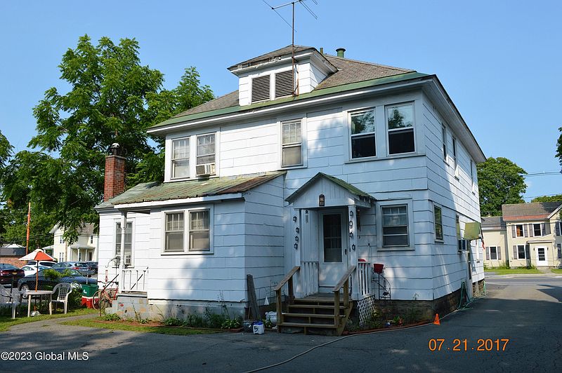 3rd image of 22 Saratoga Avenue