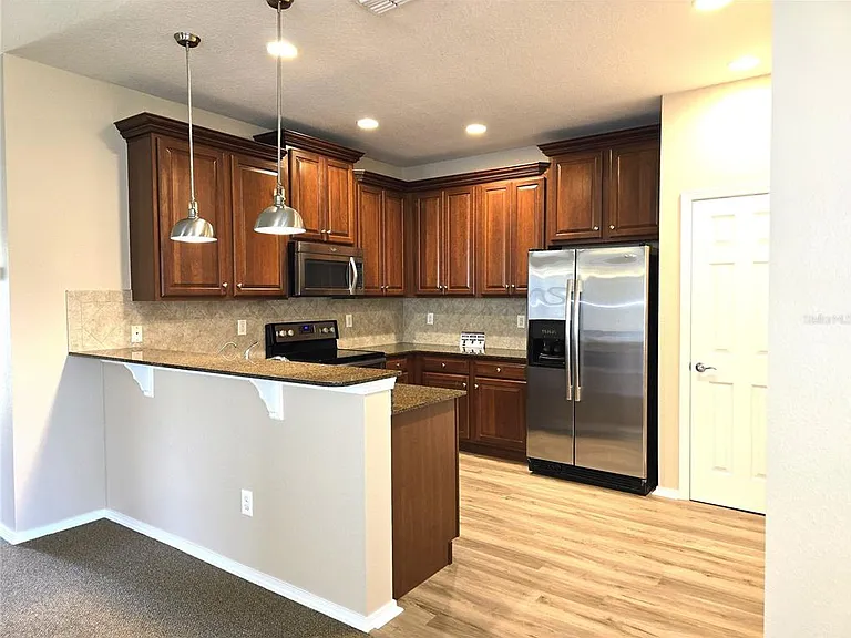 5646 Sunset Falls Dr — Photo 2