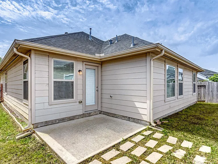 12943 Pecan Shores Dr — Photo 16