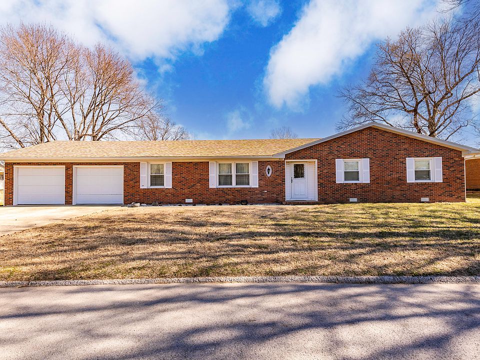 1st image of 604 N Claud Avenue