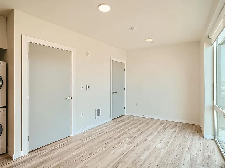 Welcome to AV Lofts! Beautiful views plus in-unit laundry! Up to 8 weeks free! — Photo 32
