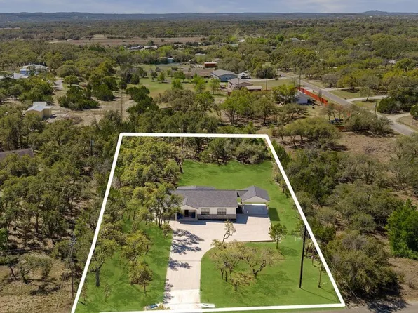 408 Rust Ranch Rd, Blanco, TX 78606