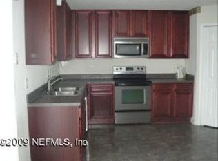 1902 River Rock Rd, Jacksonville, FL 32221