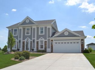 3206 Sherman Parc Cir, Jackson, WI 53037