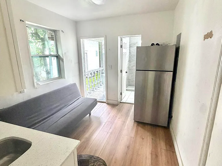 2 SW 6th Ave #C — Photo 4