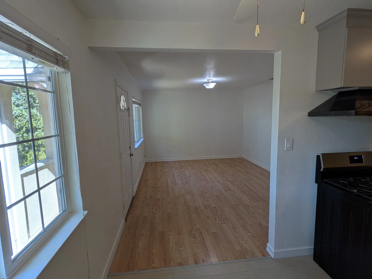 2 bed, 740 sqft, $1,850 — Photo 3