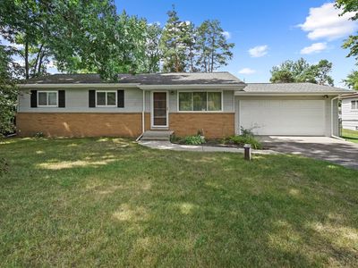 2599 Roselawn St, Wolverine Lake, MI, 48390