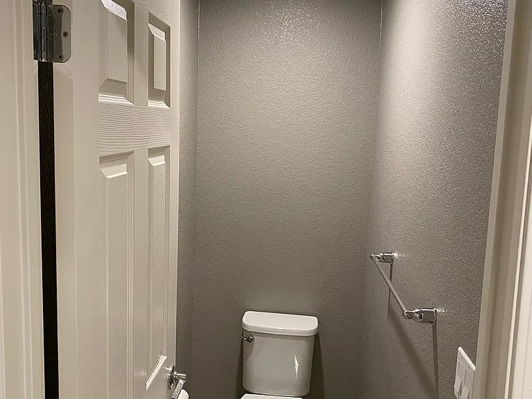 Bedroom 1 Toilet