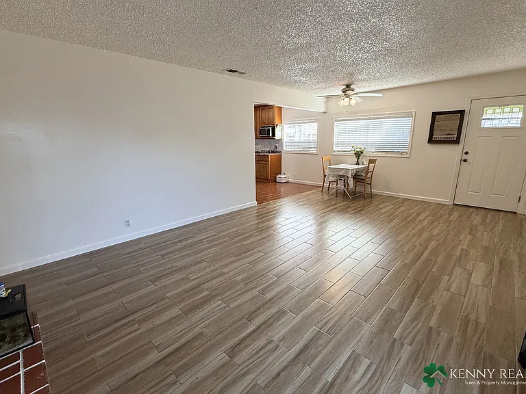 925 Newman Dr — Photo 3