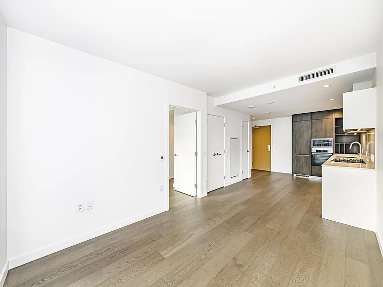 6000 McKay Ave #22XX — Photo 7