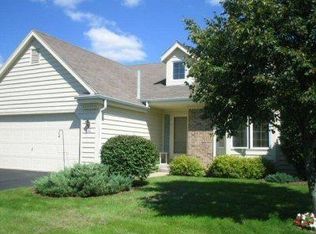 1040 Lansdowne Ct, Brookfield, WI 53045