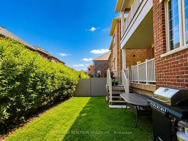 51 Ken Sinclair Cres — Photo 30