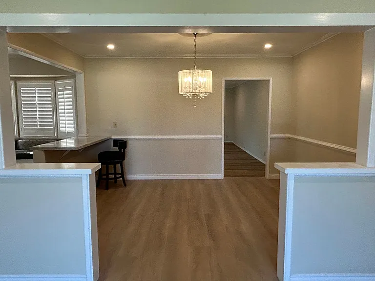 827 Hugo Reid Dr — Photo 3