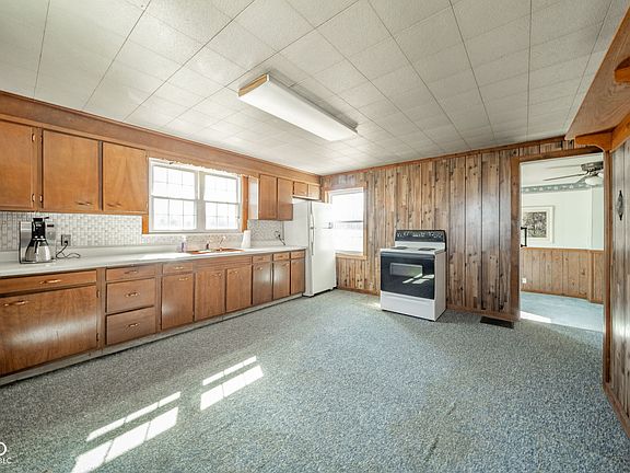 3rd image of 9100 S County Road 300 W