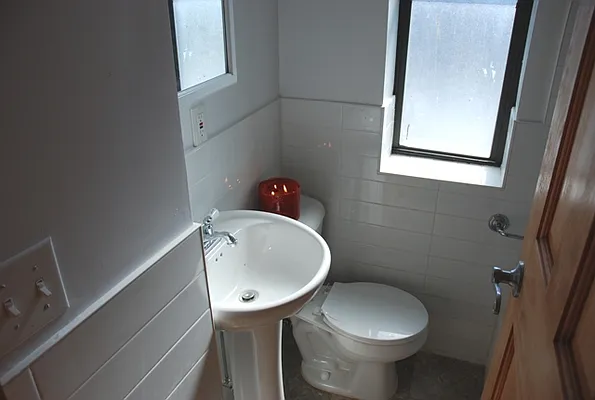 Rented by The Hamilton Group | media 44