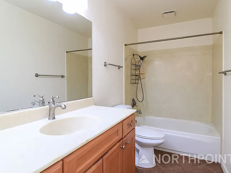 608 Woodside Sierra #2 — Photo 12