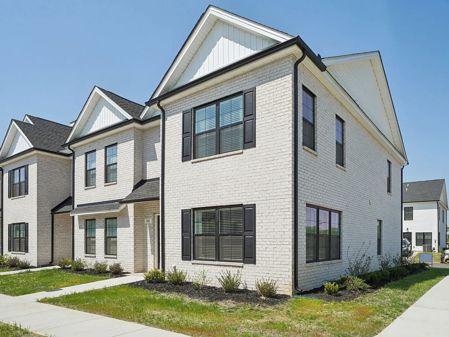 Legends Townhomes — Photo 1