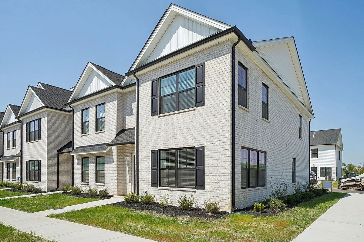 Photo 1 of 23 - Legends Townhomes - Lebanon, TN Primary Photo - Legends Townhomes