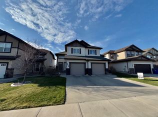 755 S Silkstone Close W, Lethbridge, AB T1J 4B9