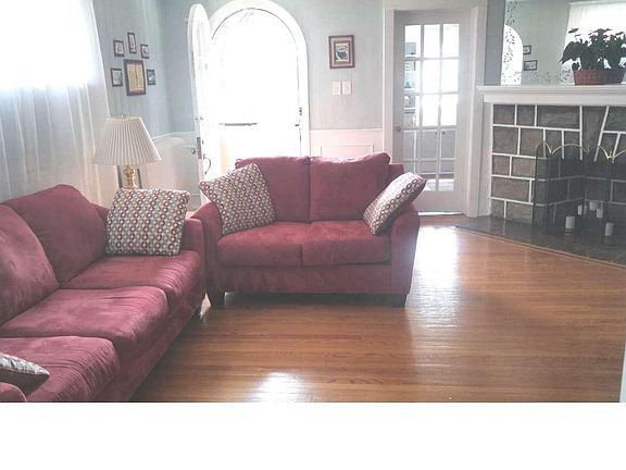 5th image of 373 Lakeview Ave