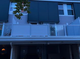 3445 Uplands Dr #124, Ottawa, ON K1V 9N5