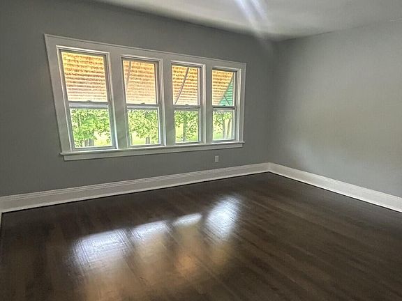 2nd image of 2134 W Lincoln AVENUE